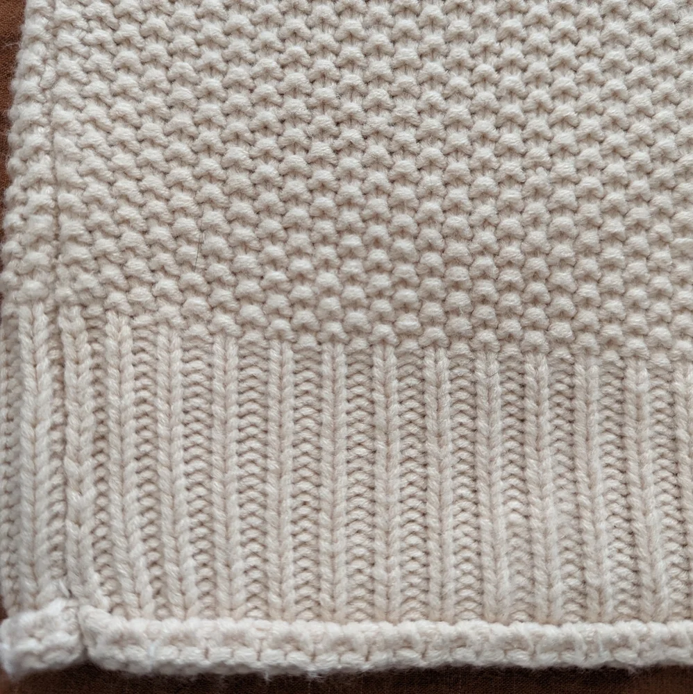 Cream sweater - Picture 7 of 10